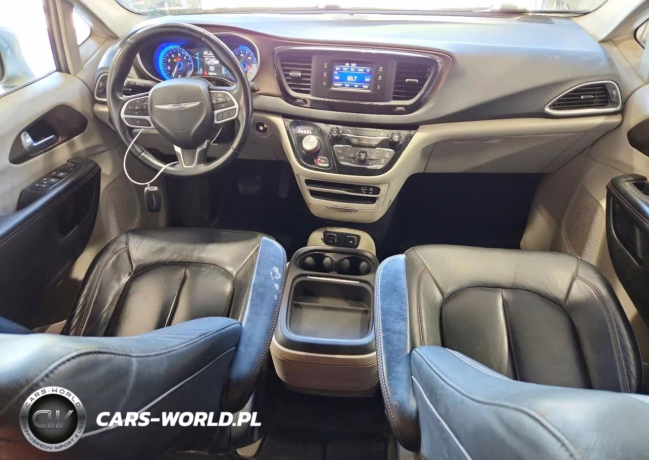 2017 Chrysler Pacifica Touring L VIN:2C4RC1BG6HR609920 - 8