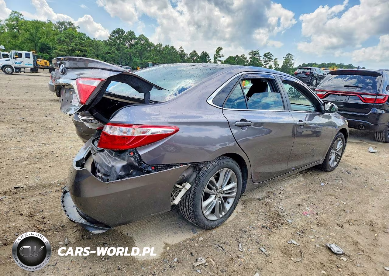 2016 Toyota Camry Se VIN:4T1BF1FK2GU126042 - 3