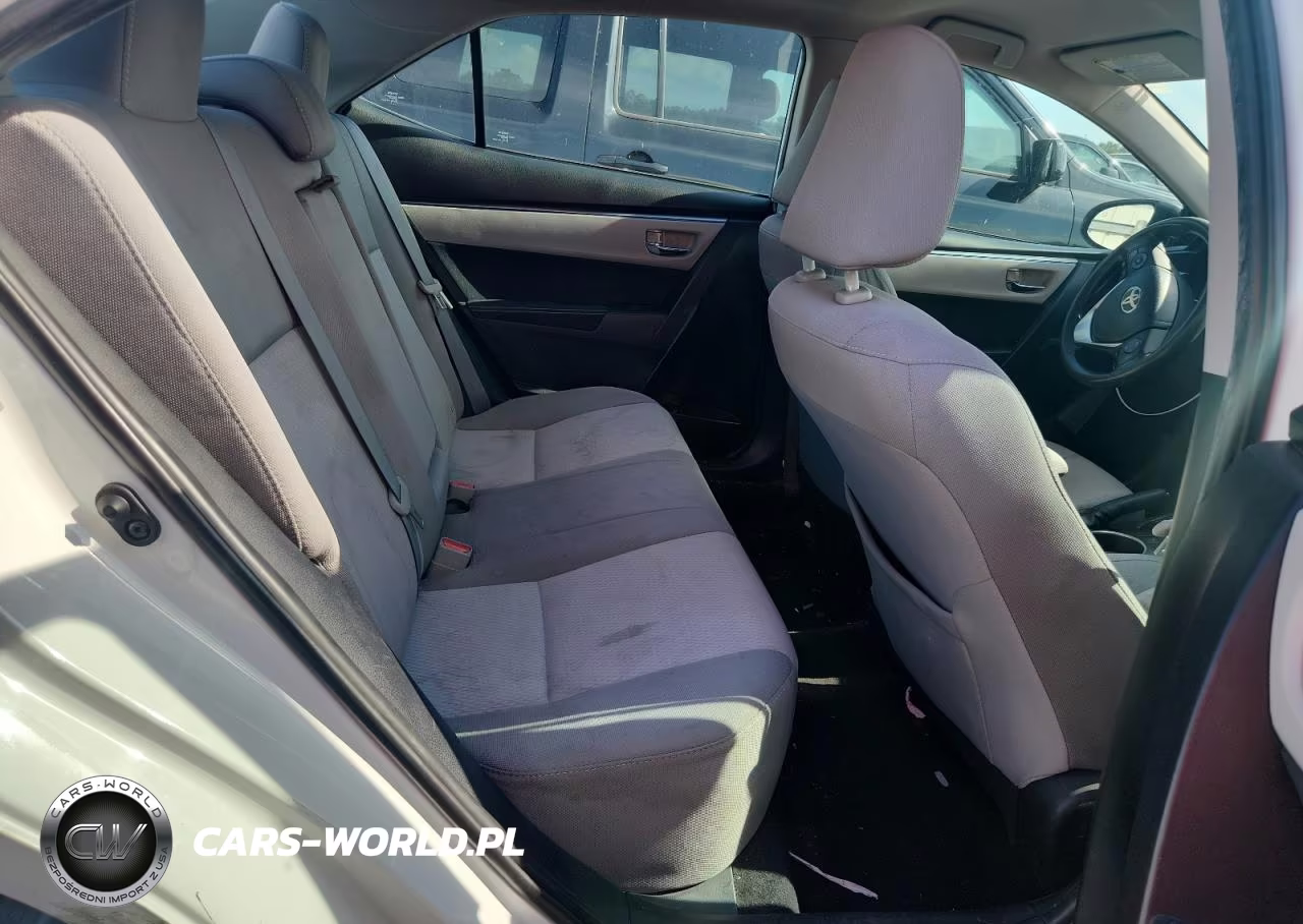 2015 Toyota Corolla Le VIN:5YFBURHE9FP333815 - 10