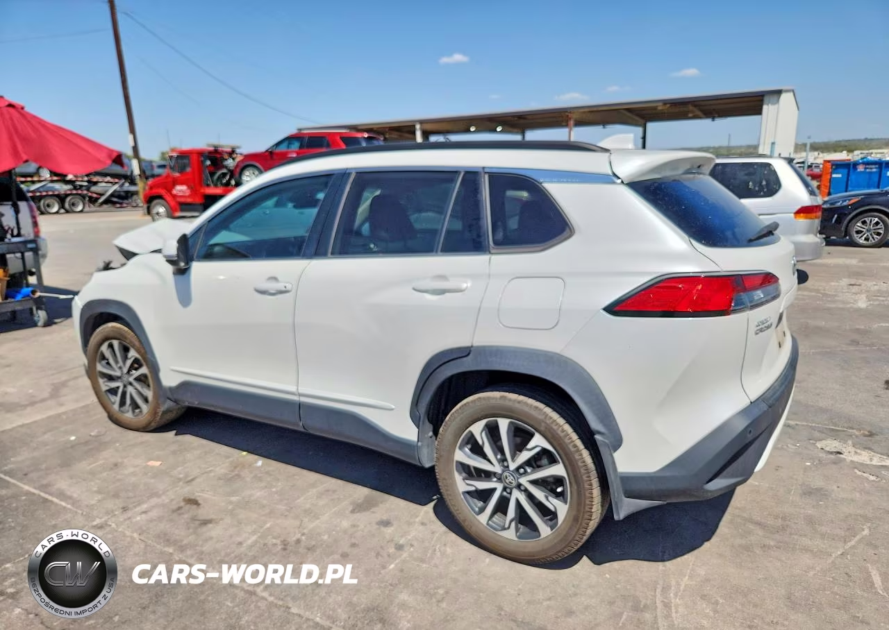 2022 Toyota Corolla Cross Xle VIN:7MUDAAAG5NV008282 - 2