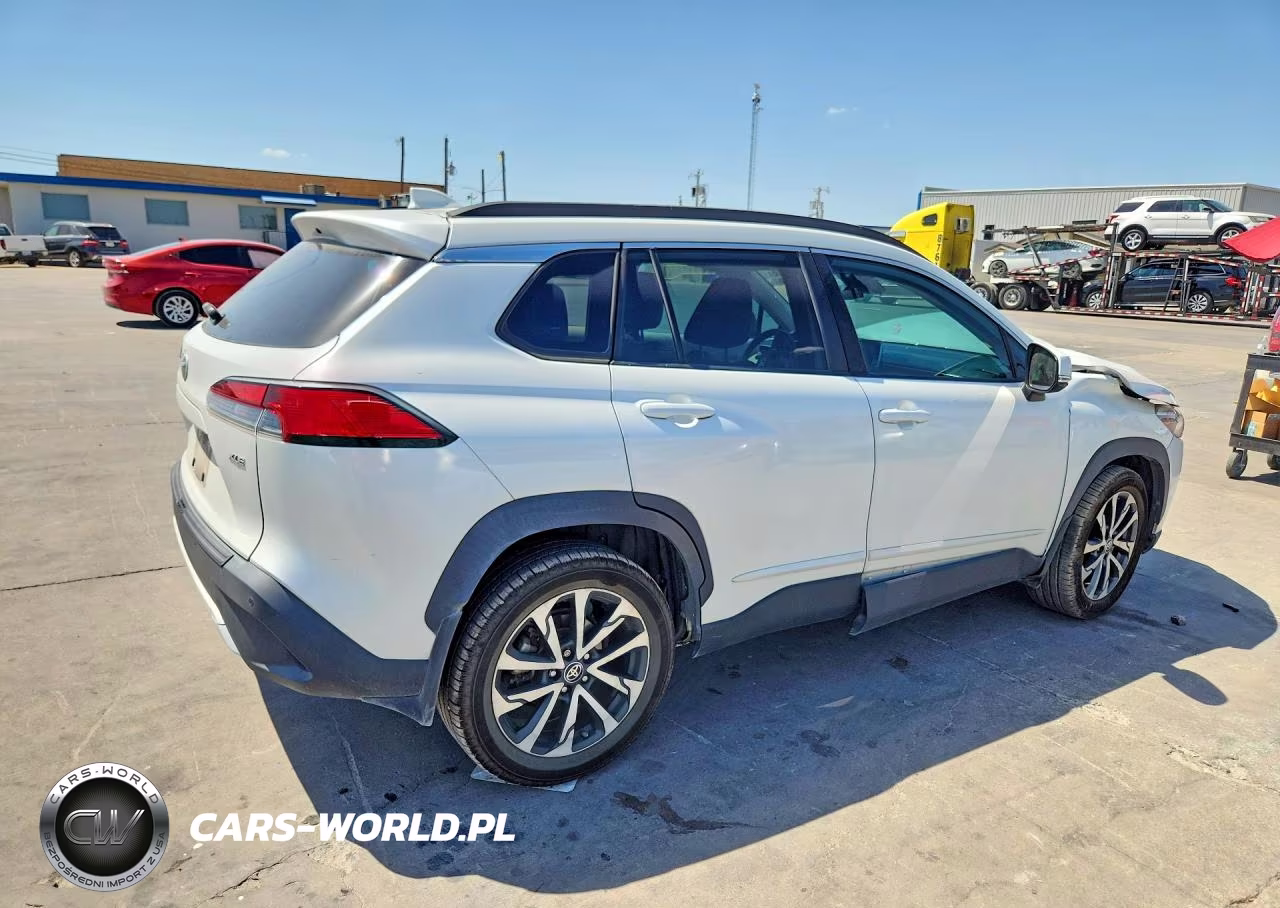 2022 Toyota Corolla Cross Xle VIN:7MUDAAAG5NV008282 - 3
