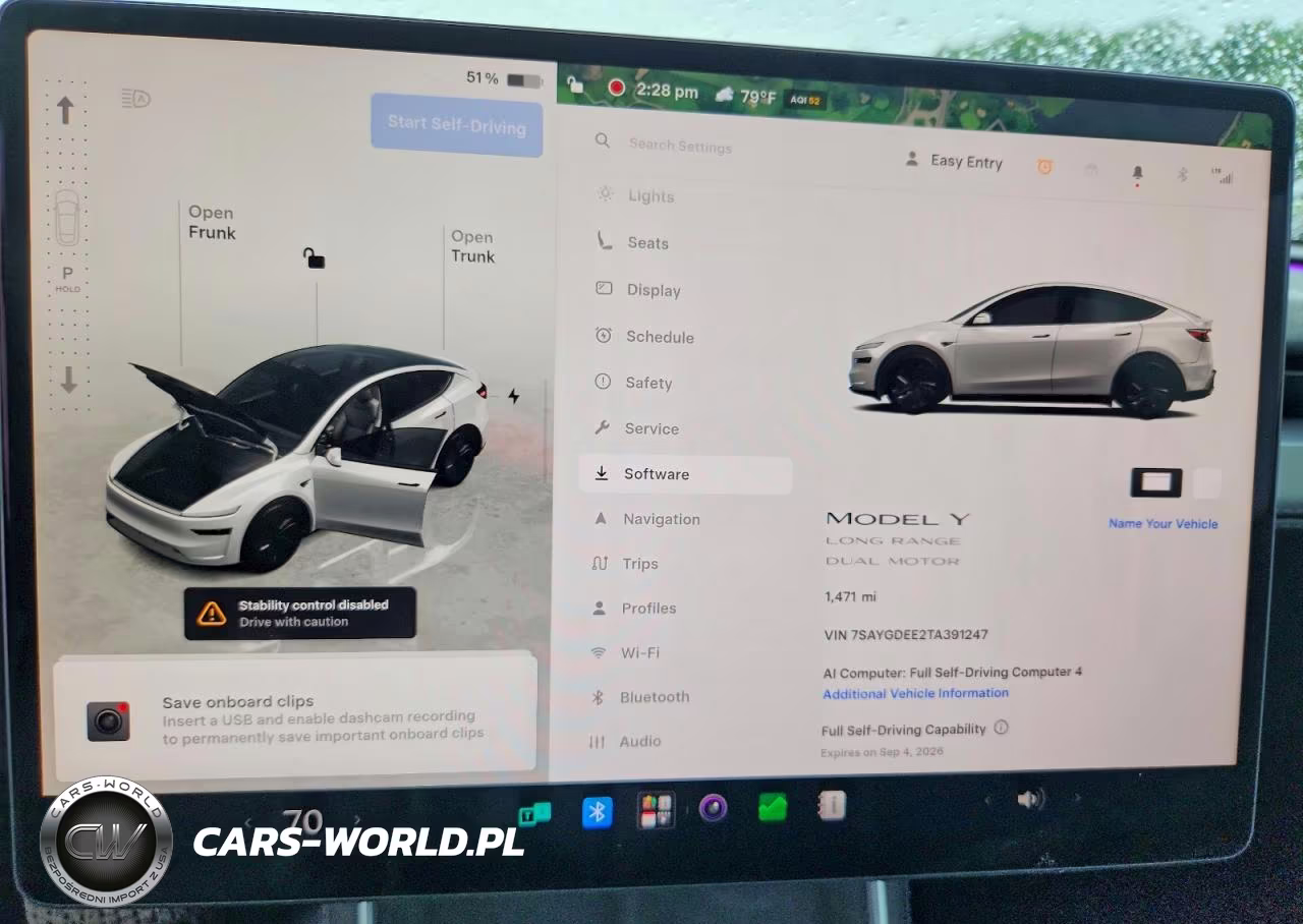 2026 Tesla Model Y VIN:7SAYGDEE2TA391247 - 9