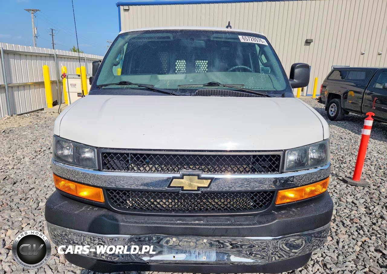 2023 Chevrolet Express G2500 VIN:1GCWGAFP1P1132866 - 5