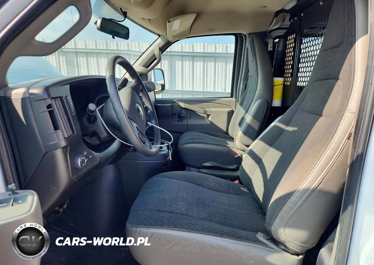 2023 Chevrolet Express G2500 VIN:1GCWGAFP1P1132866 - 7
