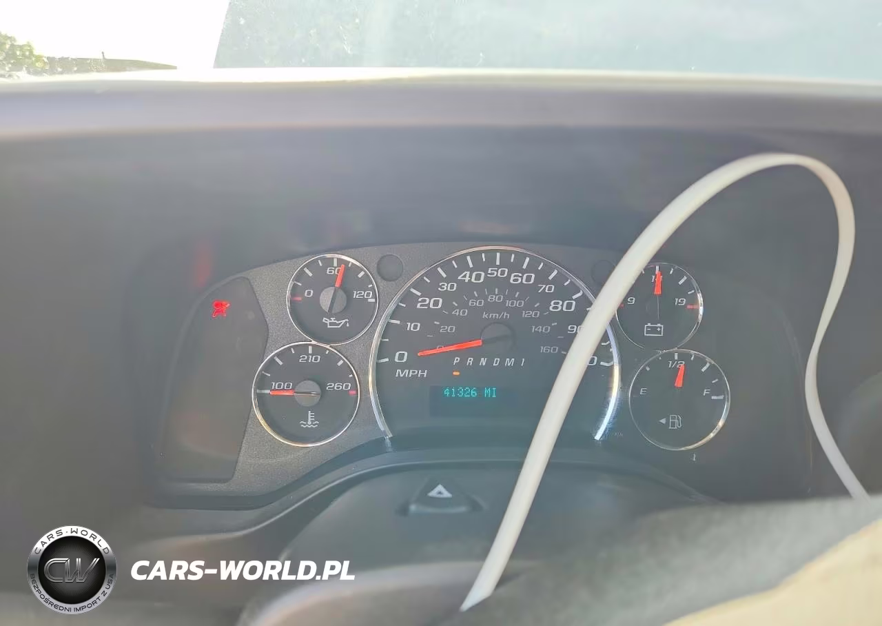 2023 Chevrolet Express G2500 VIN:1GCWGAFP1P1132866 - 9