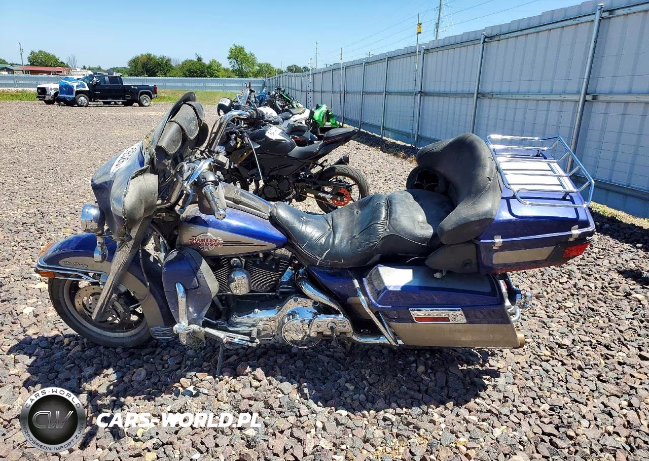 2007 Harley-Davidson Flhtcui VIN:1HD1FC4167Y637766 - 3