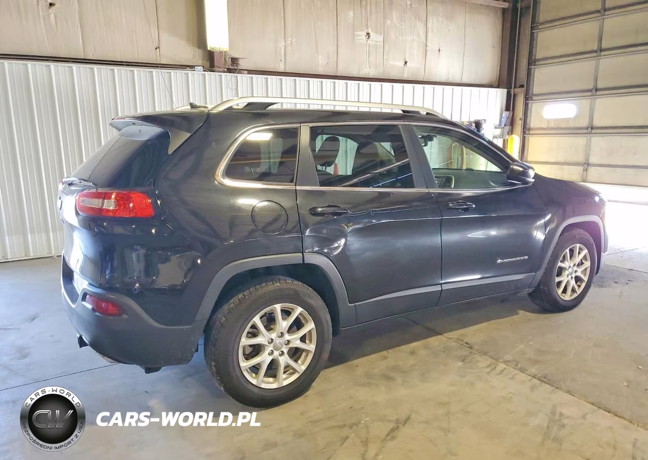 2015 Jeep Cherokee Latitude VIN:1C4PJLCS1FW782373 - 3