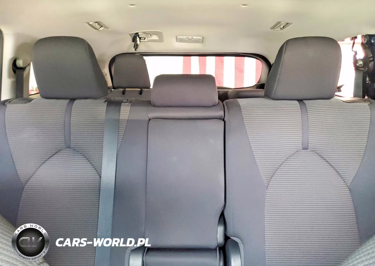 2023 Toyota Highlander Le VIN:5TDKDRAHXPS033214 - 10