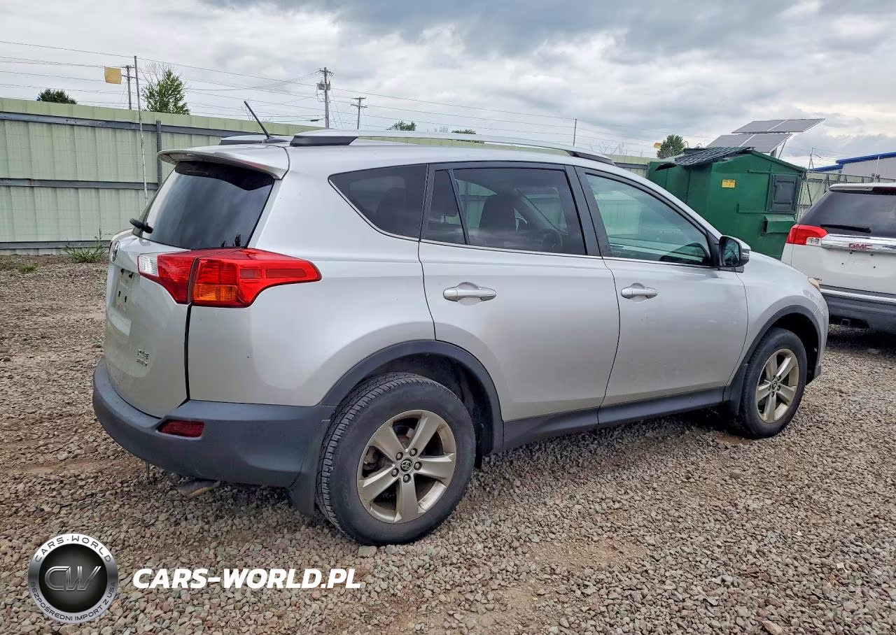 2015 Toyota Rav4 Xle VIN:2T3RFREV2FW265425 - 3