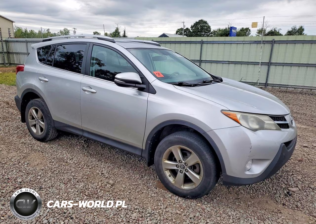 2015 Toyota Rav4 Xle VIN:2T3RFREV2FW265425 - 4