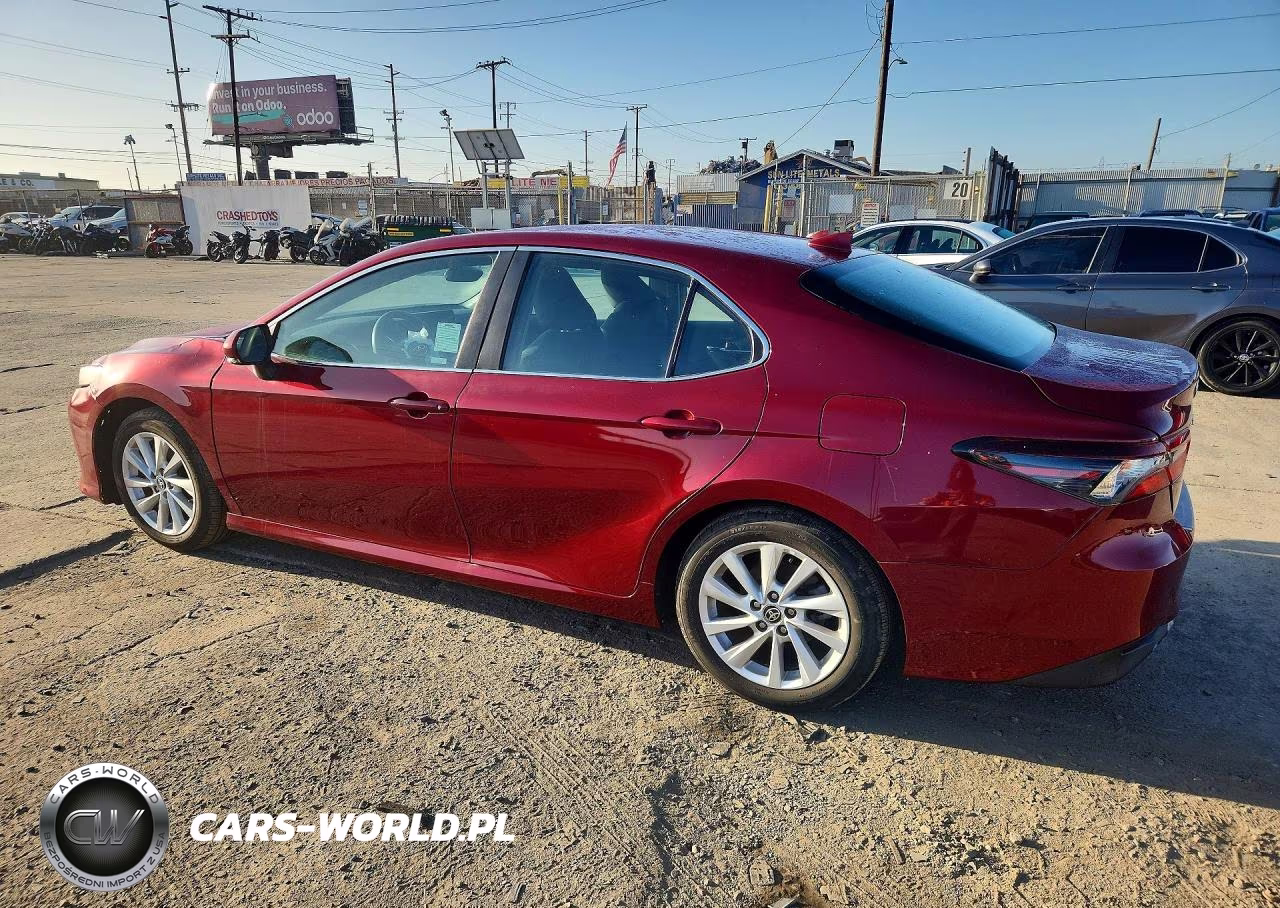 2022 Toyota Camry Le VIN:4T1R11AK1NU071021 - 2