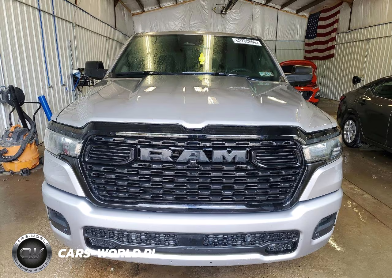 2025 Ram 1500 VIN:1C6RRFGG6SN665260 - 5