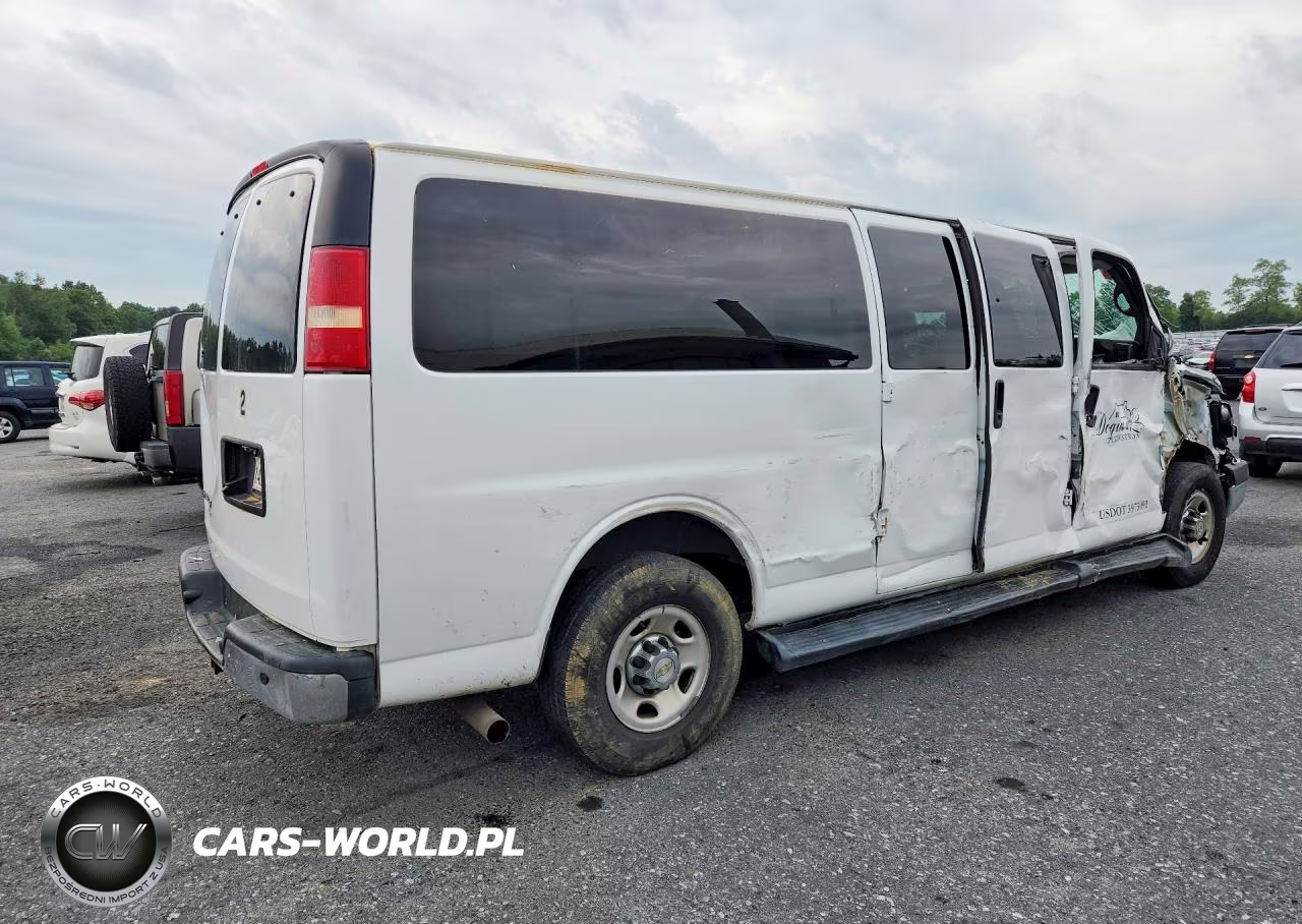 2015 Chevrolet Express VIN:1GAZG1FF3F1236206 - 3