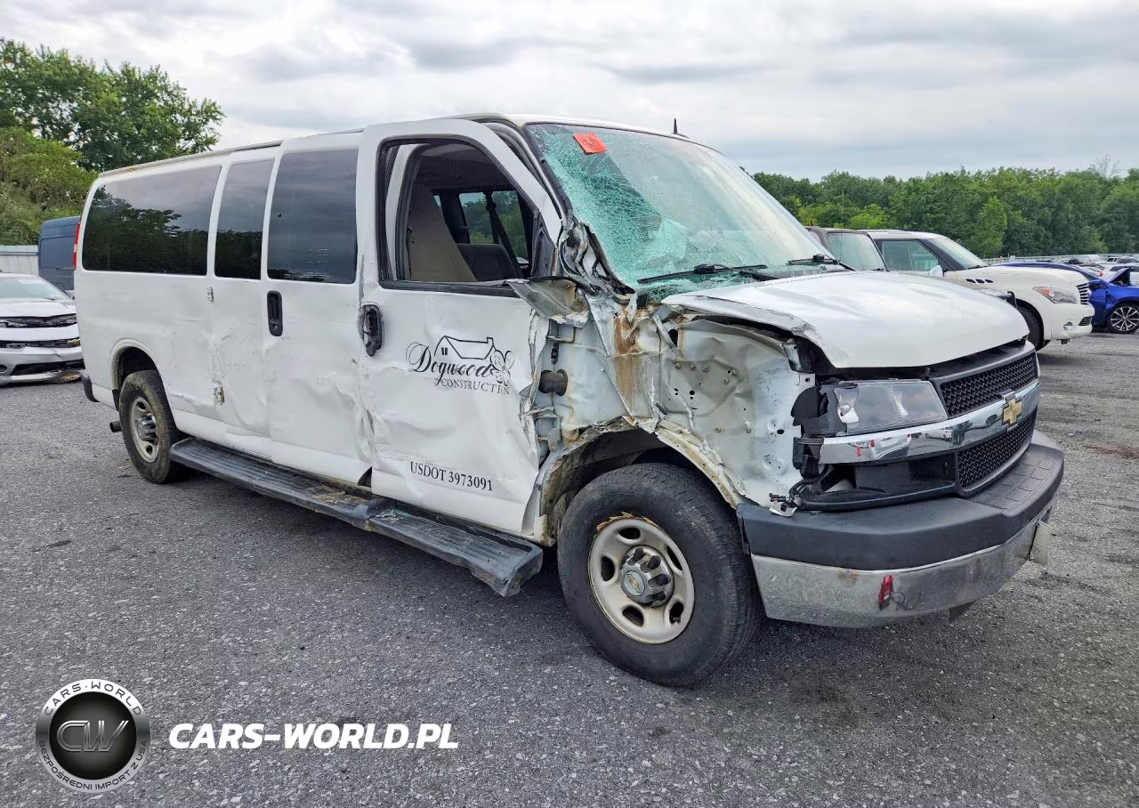 2015 Chevrolet Express VIN:1GAZG1FF3F1236206 - 4