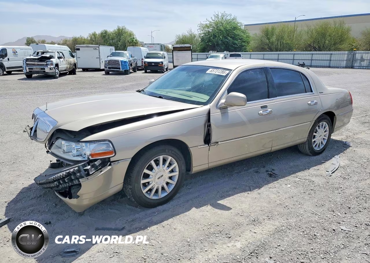 2006 Lincoln Town Car Signature