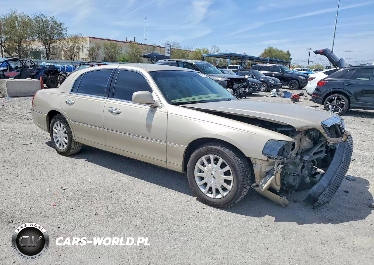 2006 Lincoln Town Car Signature VIN:1LNHM81W36Y646809 - 4
