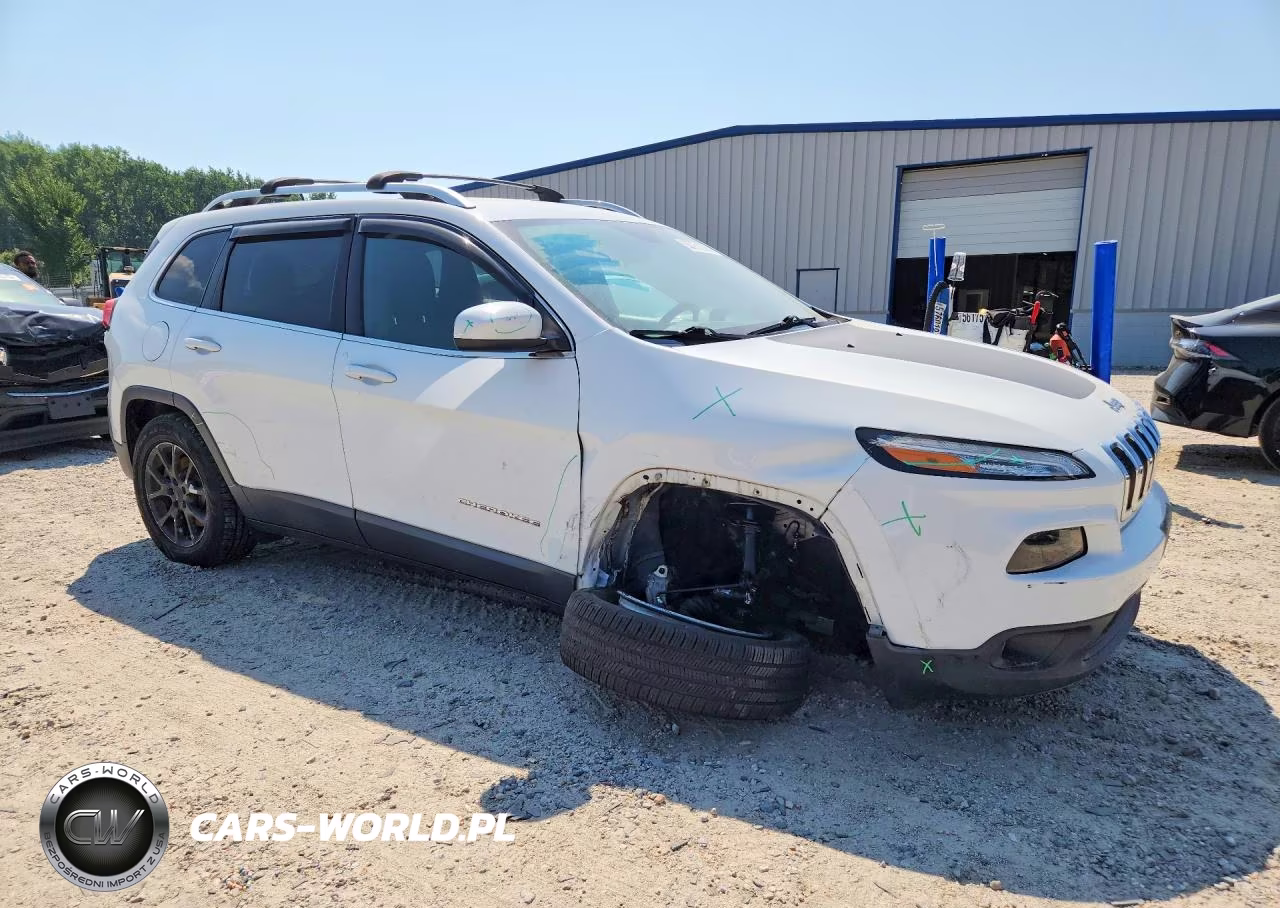 2016 Jeep Cherokee Latitude VIN:1C4PJMCB1GW361227 - 4