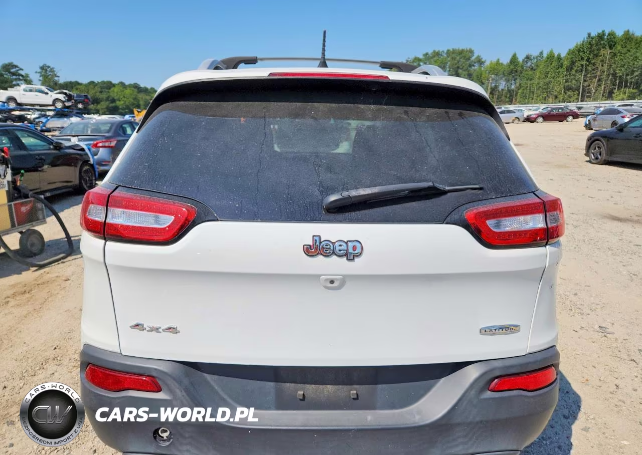2016 Jeep Cherokee Latitude VIN:1C4PJMCB1GW361227 - 6