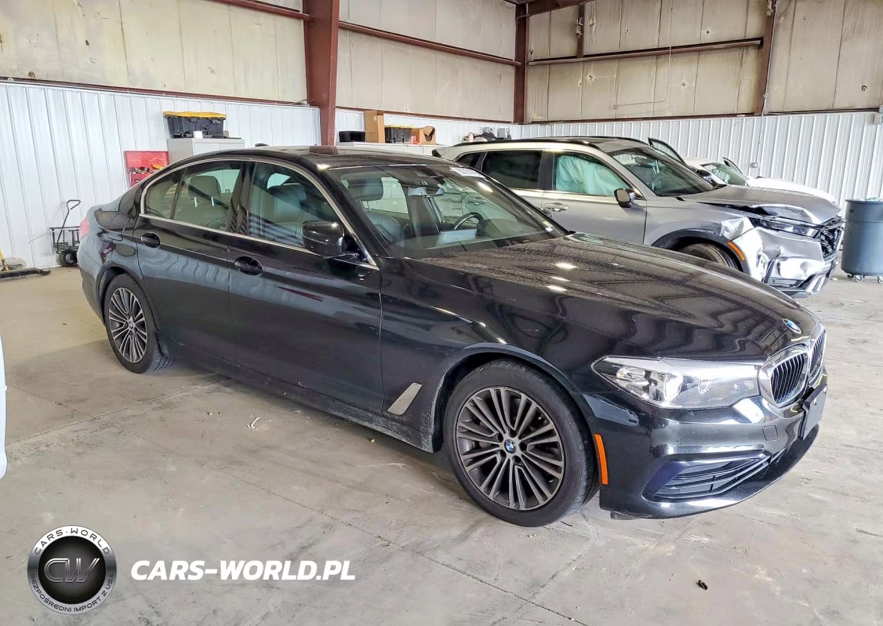 2019 BMW 530 Xi VIN:WBAJA7C59KWW06735 - 4