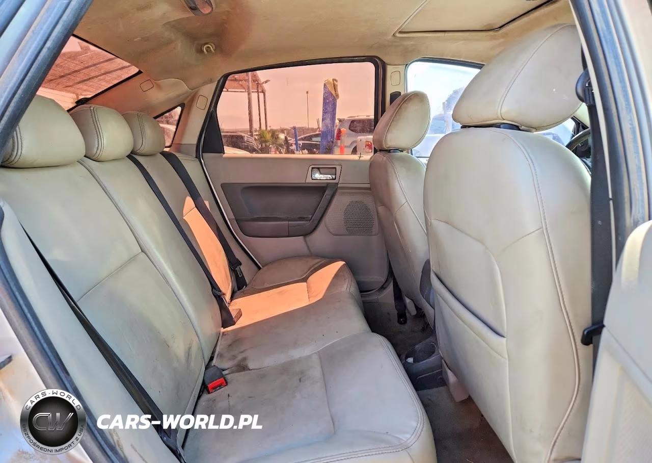2010 Ford Focus Sel VIN:1FAHP3HN1AW205749 - 10