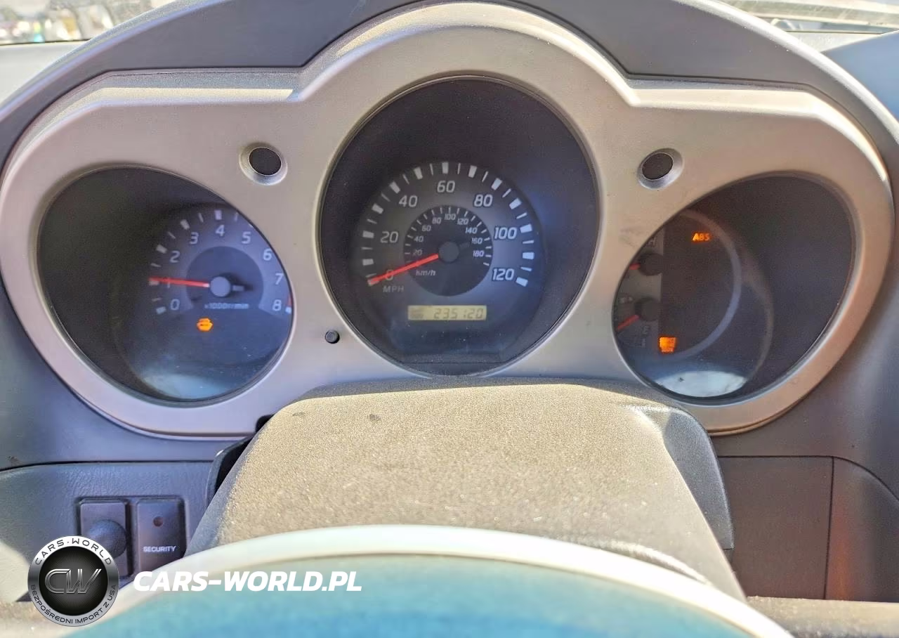 2003 Nissan Xterra Xe-V6 VIN:5N1ED28T93C661139 - 9