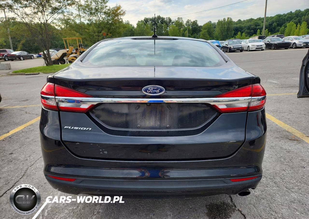 2018 Ford Fusion S VIN:3FA6P0G7XJR146812 - 6