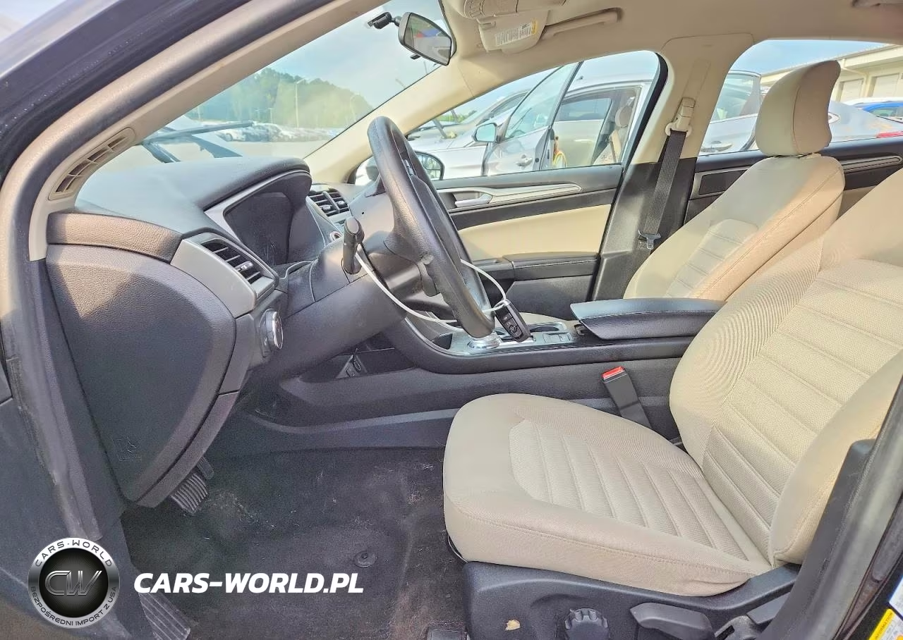 2018 Ford Fusion S VIN:3FA6P0G7XJR146812 - 7