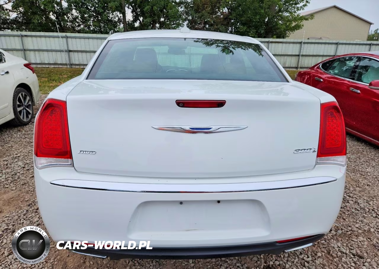 2018 Chrysler 300 Limited VIN:2C3CCAKG6JH214741 - 6