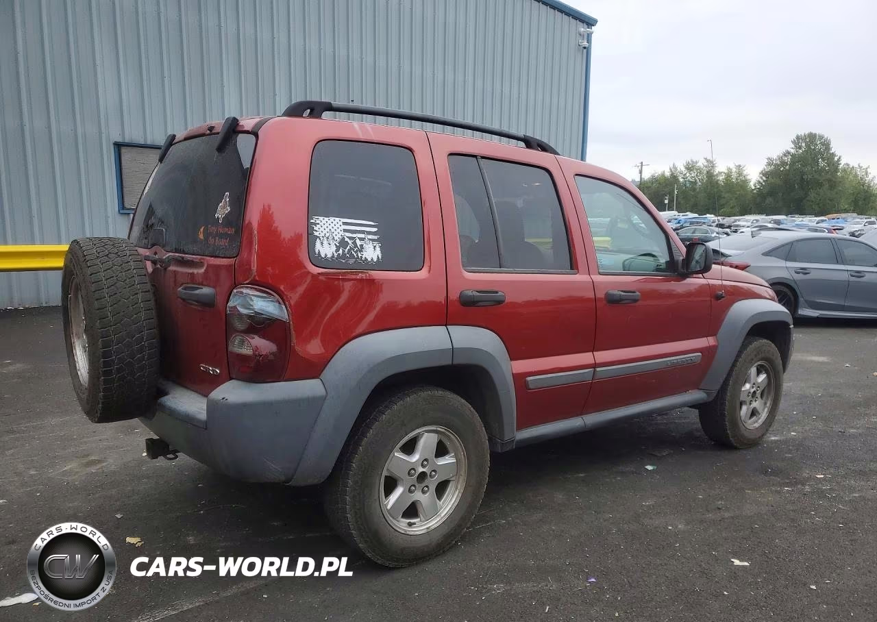 2005 Jeep Liberty Sport VIN:1J4GL485X5W680761 - 3