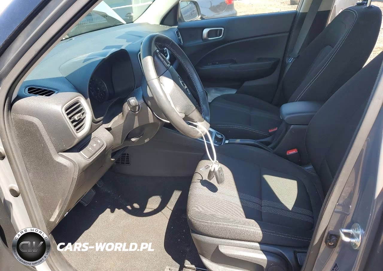 2021 Hyundai Venue Sel VIN:KMHRC8A35MU100126 - 7