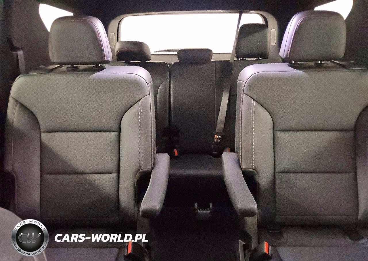2025 Chevrolet Traverse Z71 VIN:1GNEVJRS2SJ129475 - 10