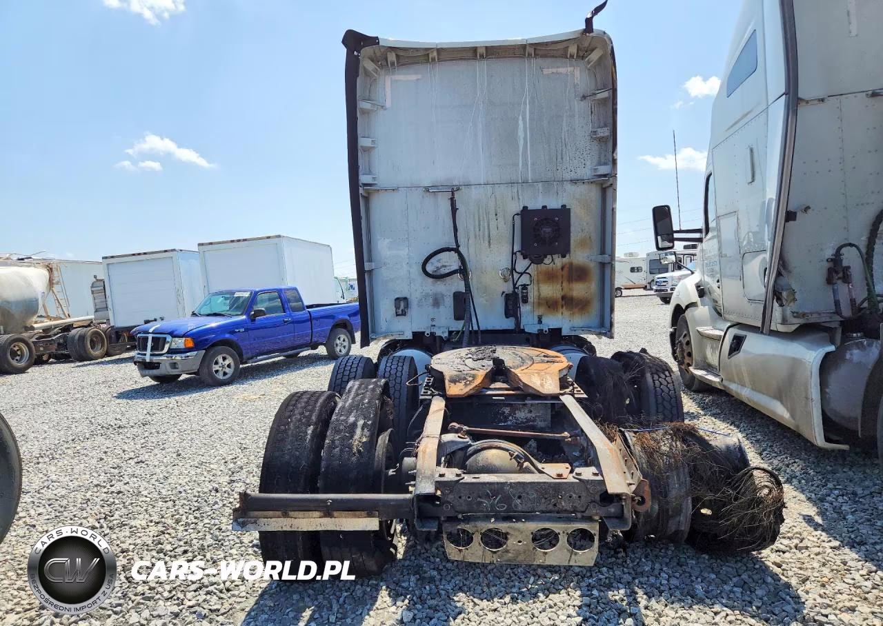 2017 Kenworth T680 Semi Truck VIN:1XKYDP9X8HJ127248 - 6