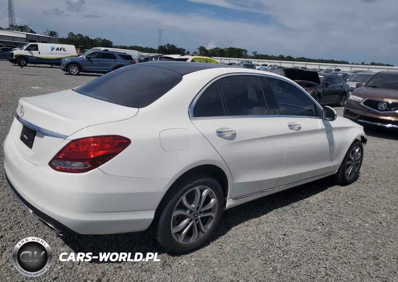 2018 Mercedes-Benz C 300 4Matic VIN:WDDWF4KB5JR348975 - 3