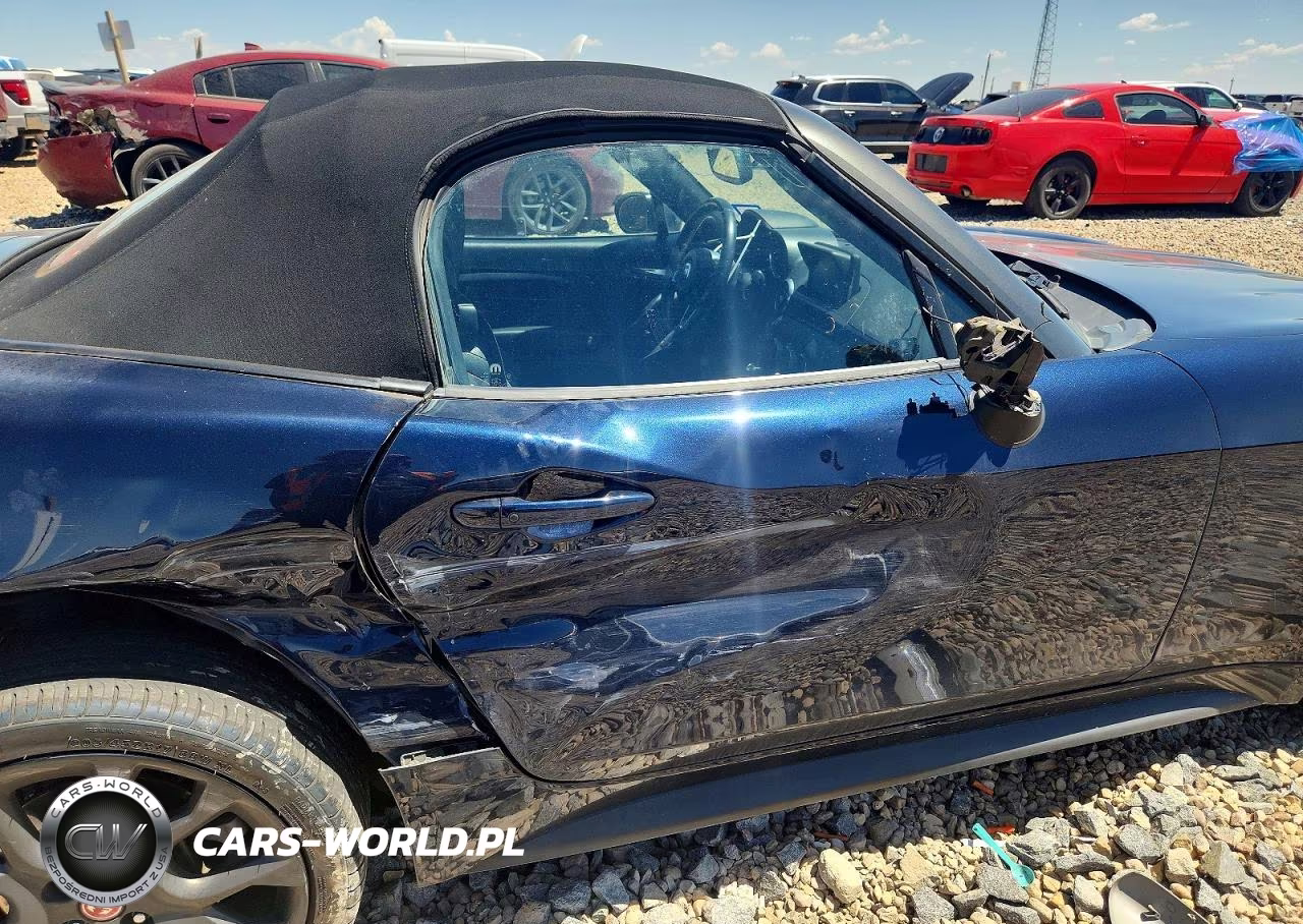 2018 Fiat 124 Spider Classica VIN:JC1NFAEK6J0136135 - 10
