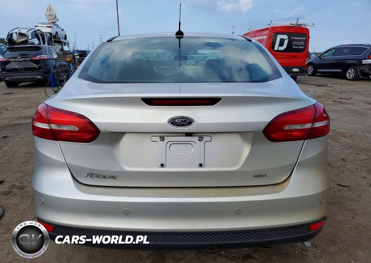 2018 Ford Focus Sel VIN:1FADP3H23JL242484 - 6