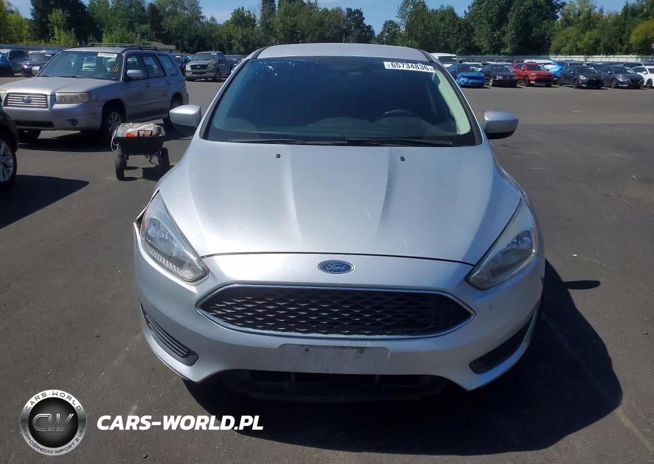 2018 Ford Focus Se VIN:1FADP3F27JL237470 - 5
