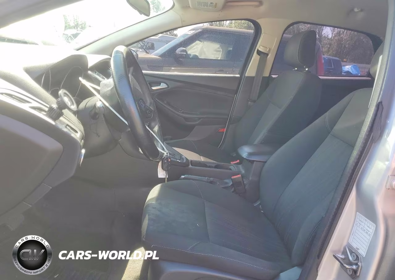 2018 Ford Focus Se VIN:1FADP3F27JL237470 - 7