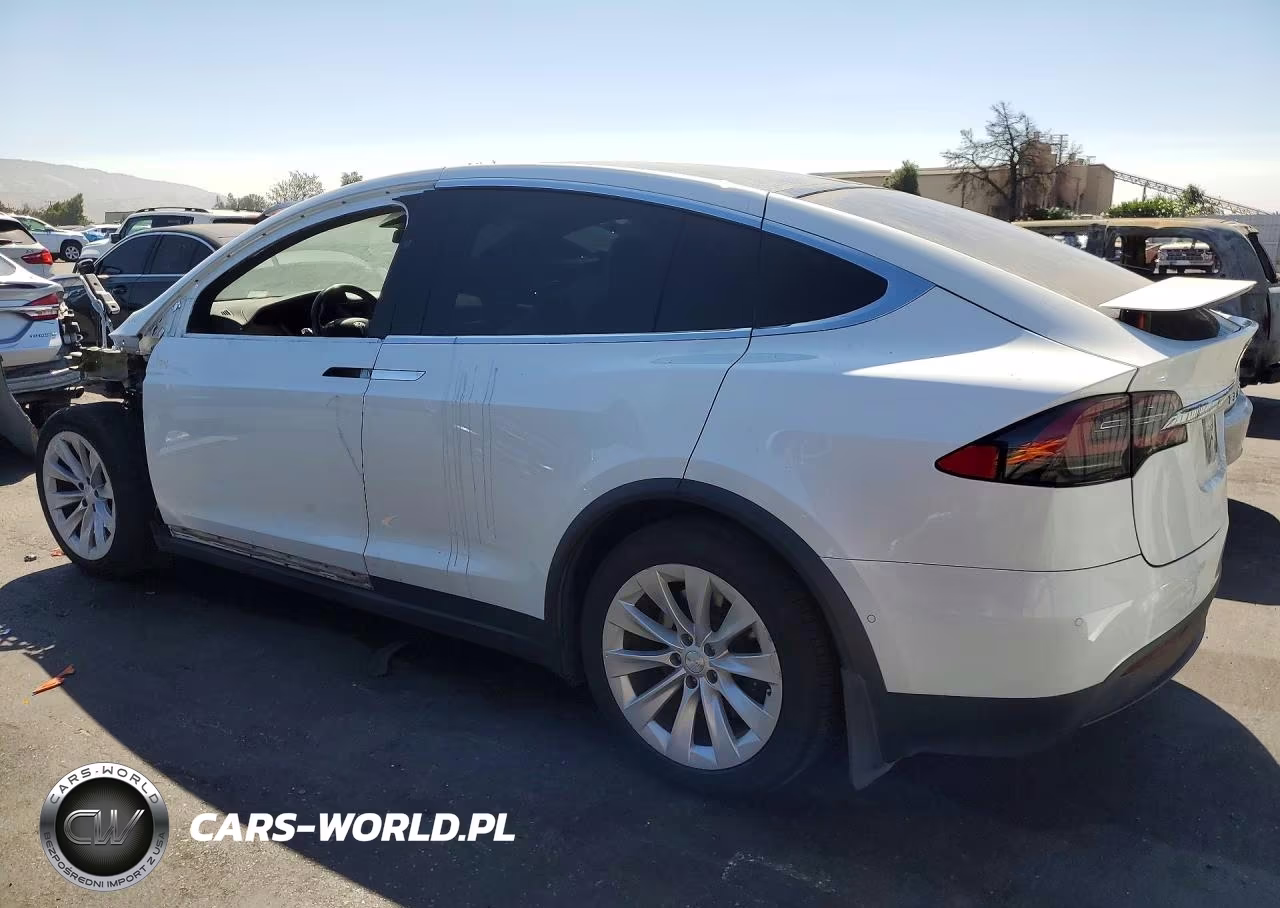 2020 Tesla Model X VIN:5YJXCBE22LF233895 - 2