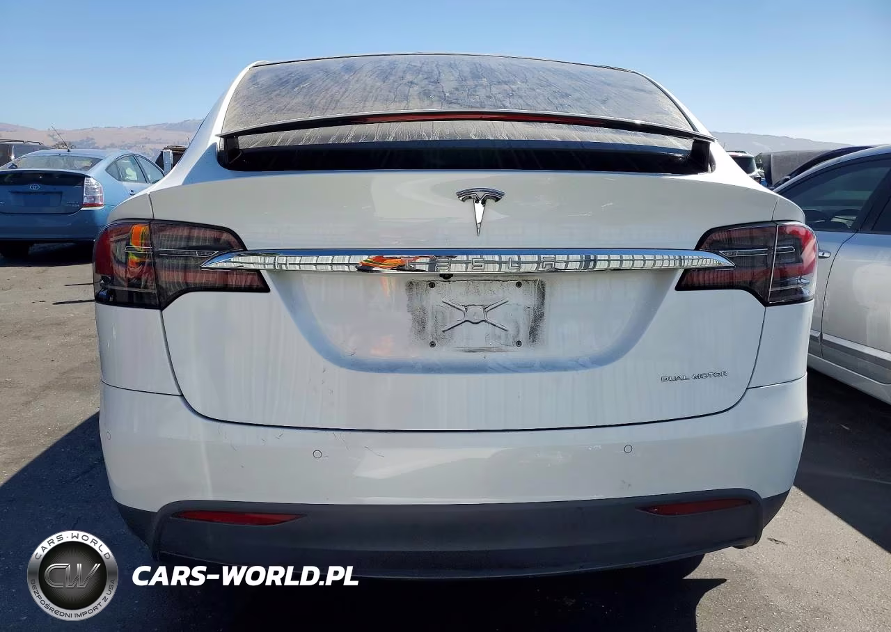 2020 Tesla Model X VIN:5YJXCBE22LF233895 - 6