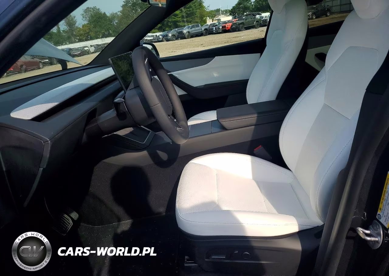 2026 Tesla Model Y VIN:7SAYGDEE3TA703365 - 7