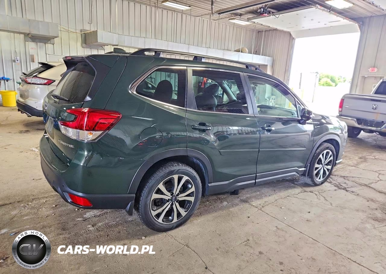 2023 Subaru Forester Limited VIN:JF2SKAPC7PH459211 - 3