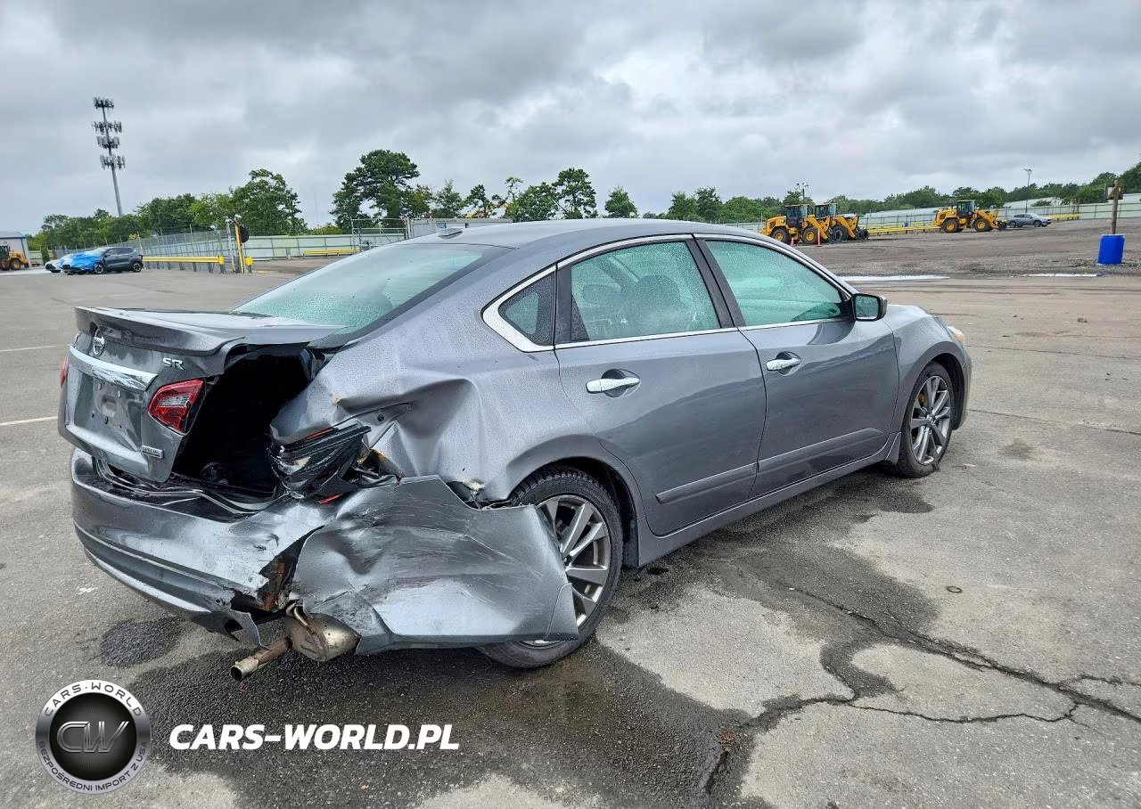 2018 Nissan Altima 2.5 Sr VIN:1N4AL3AP4JC135948 - 3