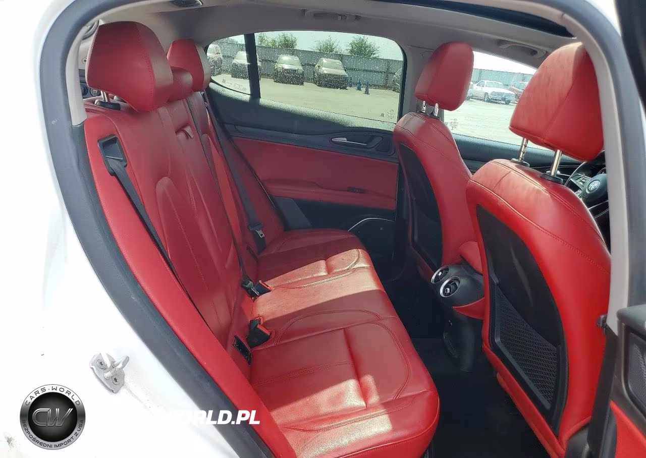 2019 Alfa Romeo Stelvio VIN:ZASPAJANXK7C35440 - 11