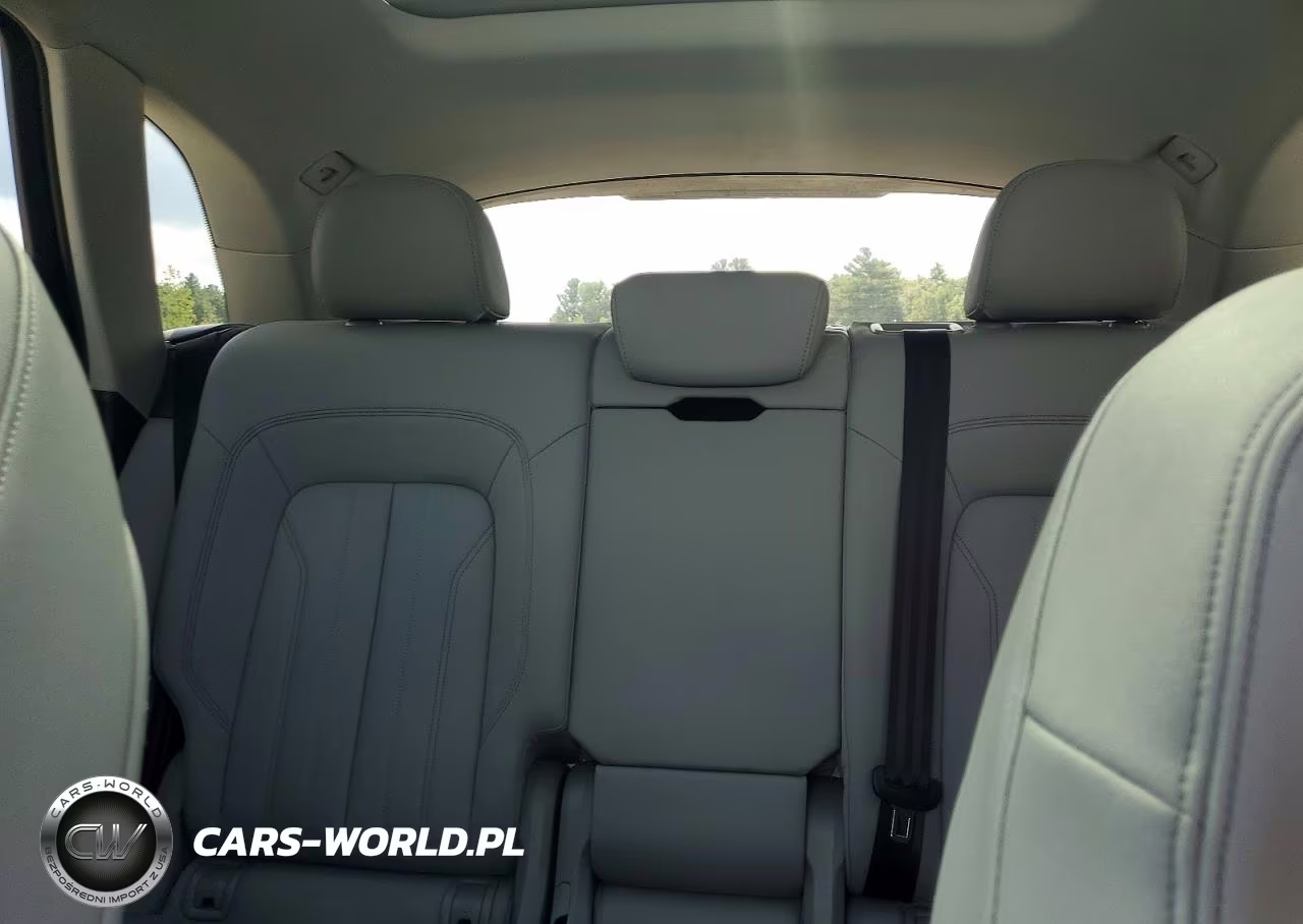 2021 Audi Q5 Premium VIN:WA1AAAFY6M2051947 - 10
