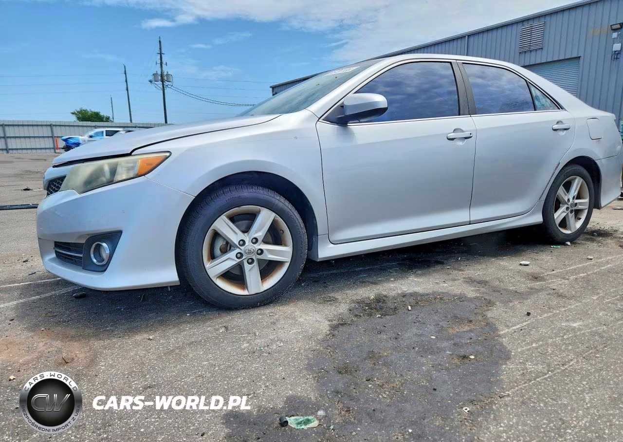 2014 Toyota Camry Se – zdjęcie 1 z 13