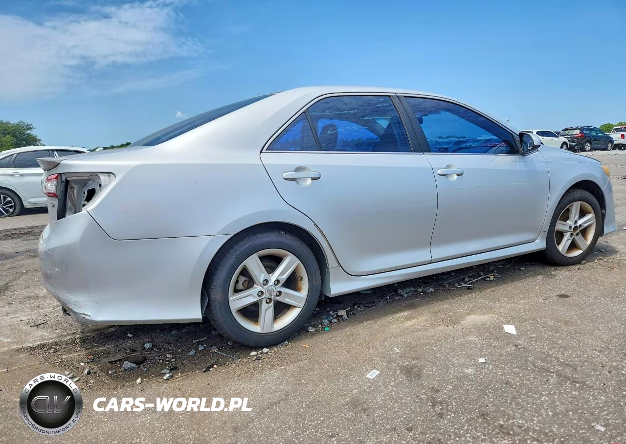2014 Toyota Camry Se VIN:4T1BF1FK0EU339696 - 3