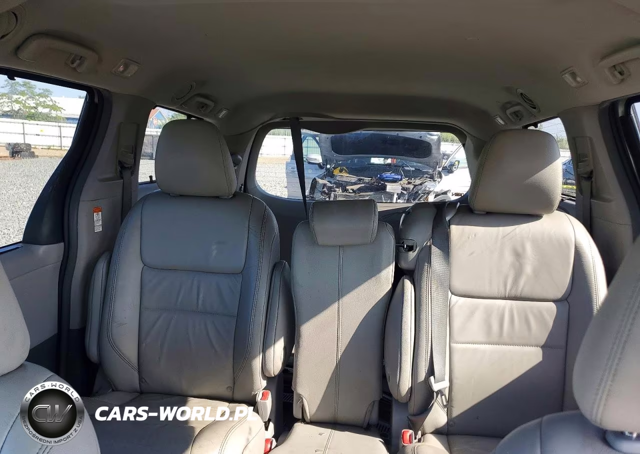 2016 Toyota Sienna Xle 8-Passenger VIN:5TDYK3DC6GS701913 - 10