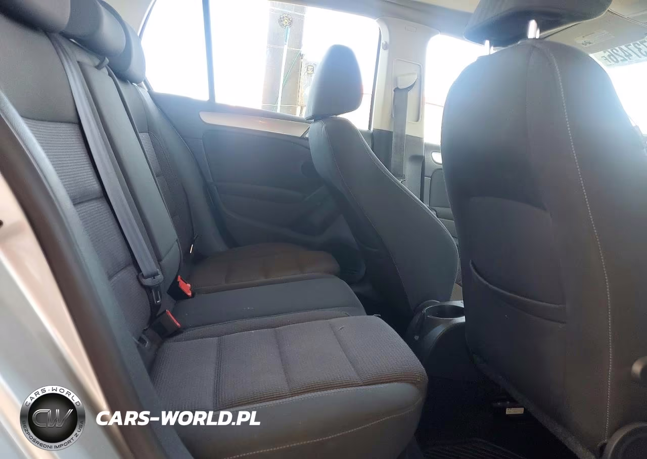 2011 Volkswagen Golf VIN:WVWDB7AJ5BW072713 - 10