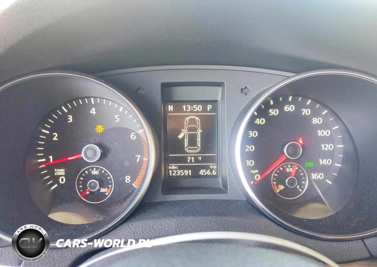 2011 Volkswagen Golf VIN:WVWDB7AJ5BW072713 - 9
