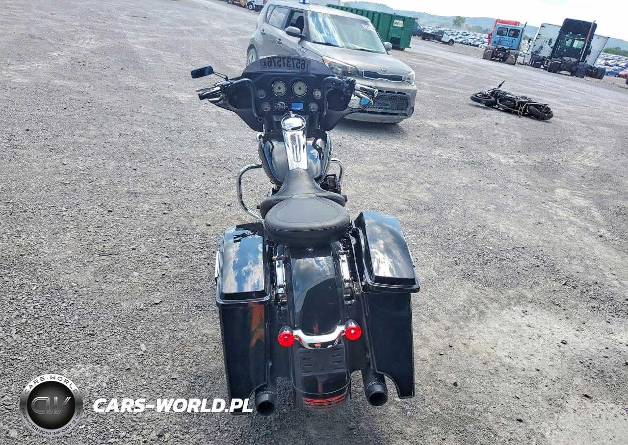 2010 Harley-Davidson Flhx VIN:1HD1KB415AB660357 - 4